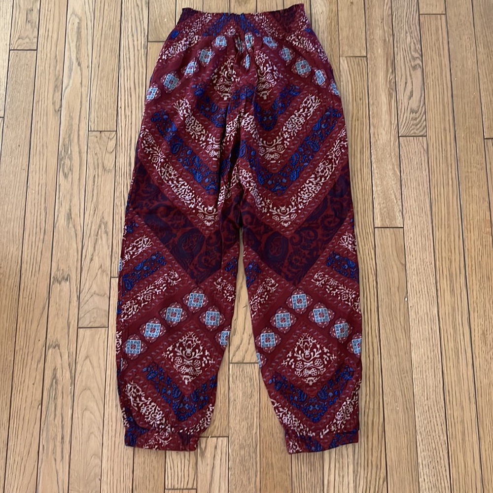 Patterned maroon pants - Picture 2 of 12